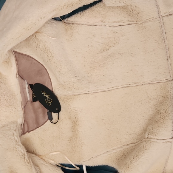 Sueded Faux Fur Lined Vest - Picture 9 of 10